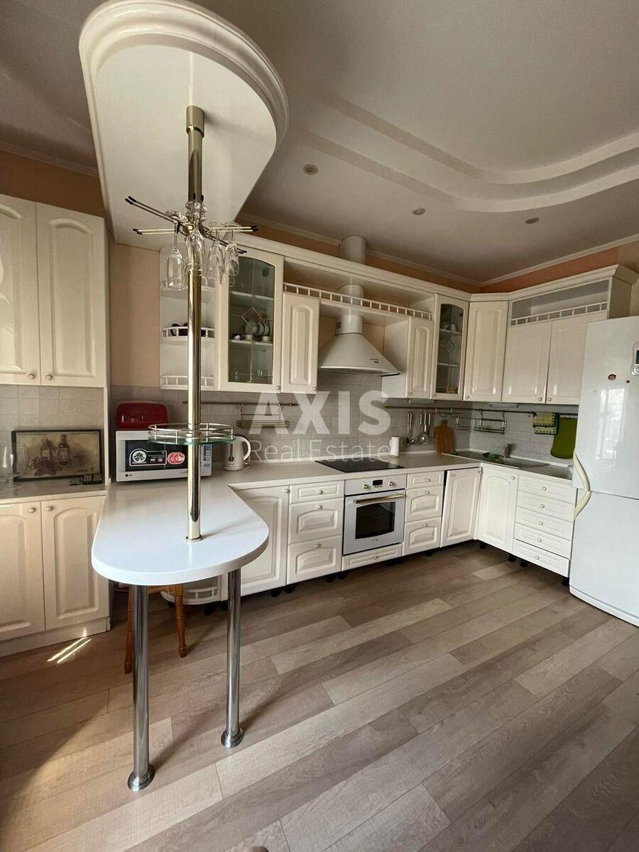 3k apartment vul. Zhyljans'ka 118