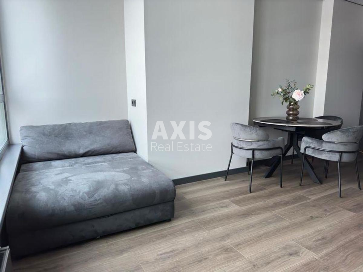 3k apartment vul. Kahovs'ka 62а1