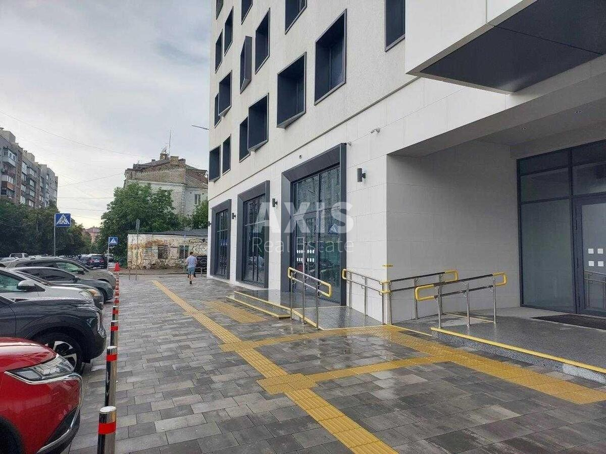 Office vul. Vozdvyzhens'ka 51, 650m2