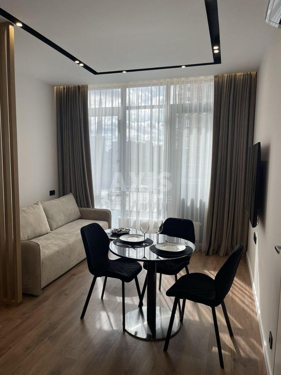 1k apartment vul. Dragomyrova Myhajla 19Б1