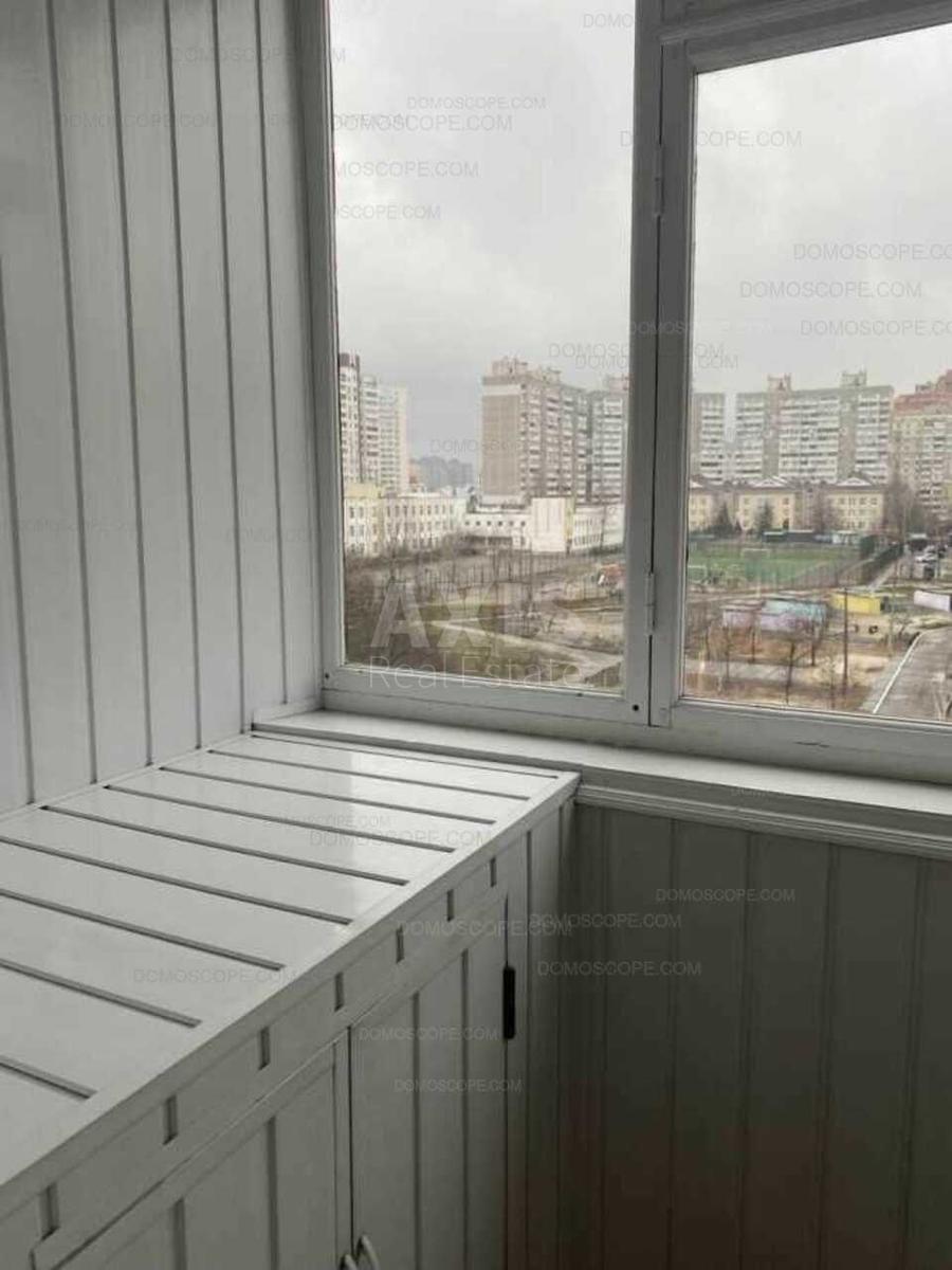 2k apartment vul. Rudenko Larysy 10В7