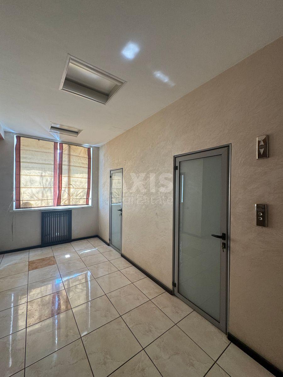 Office vul. Sichovyh Stril'civ 37/41, 890m211