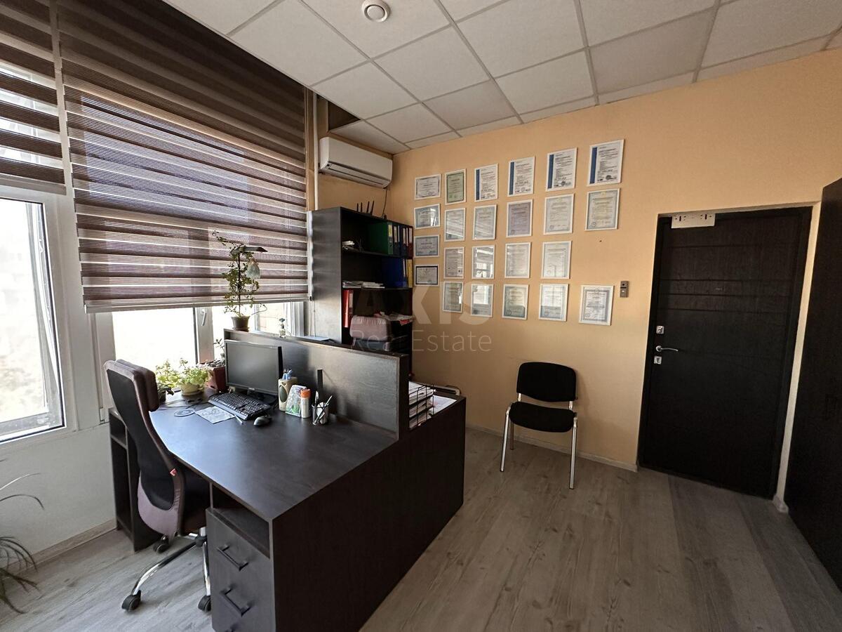 Office vul. Kyrylivs'ka 160, 511m2604065
