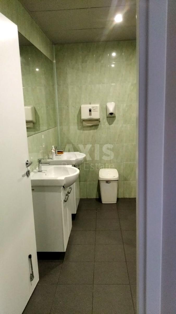 Office vul. Strutyns'kogo Sergija 8, 197m2603176