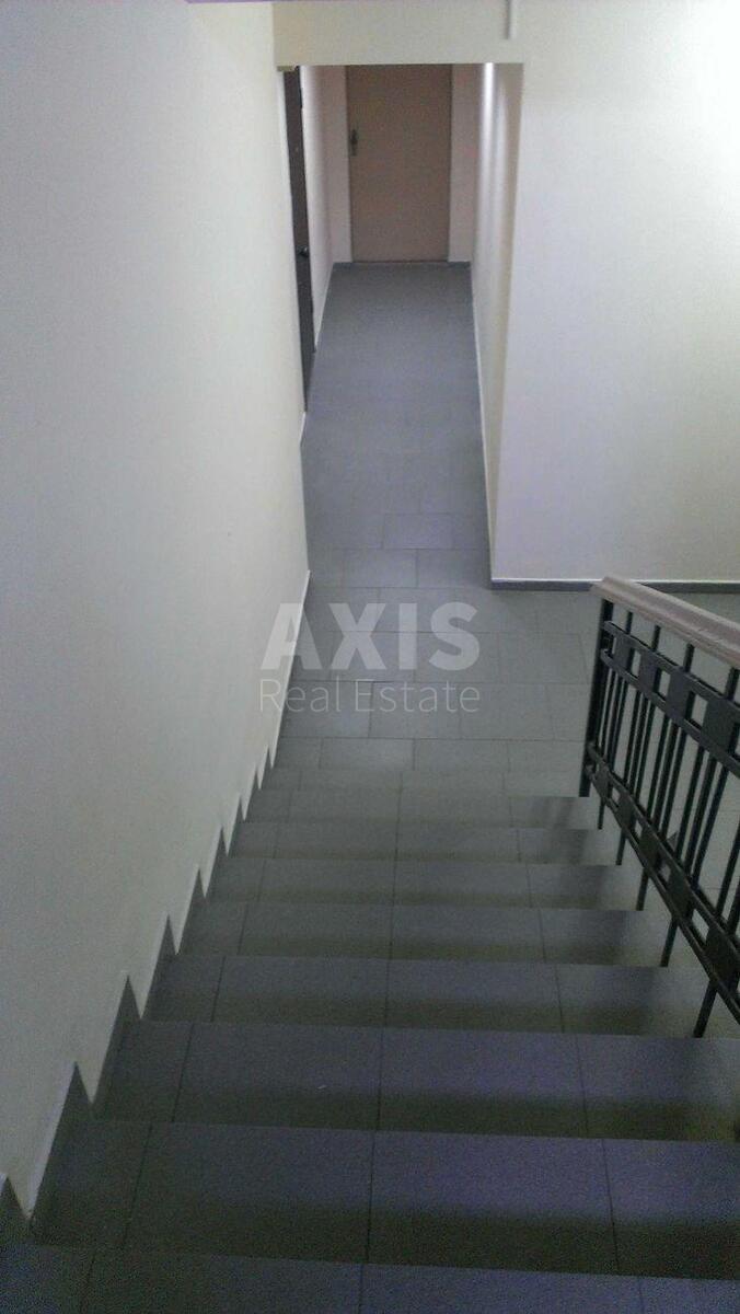 Office vul. Pochajnyns'ka 23, 74m26