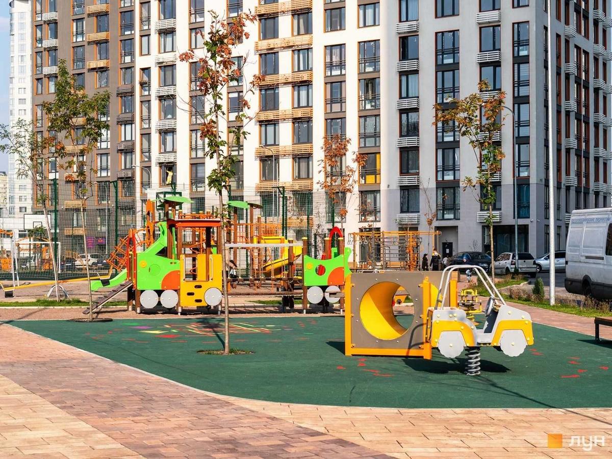 1k apartment nab. Dniprovs'ka 20Б8