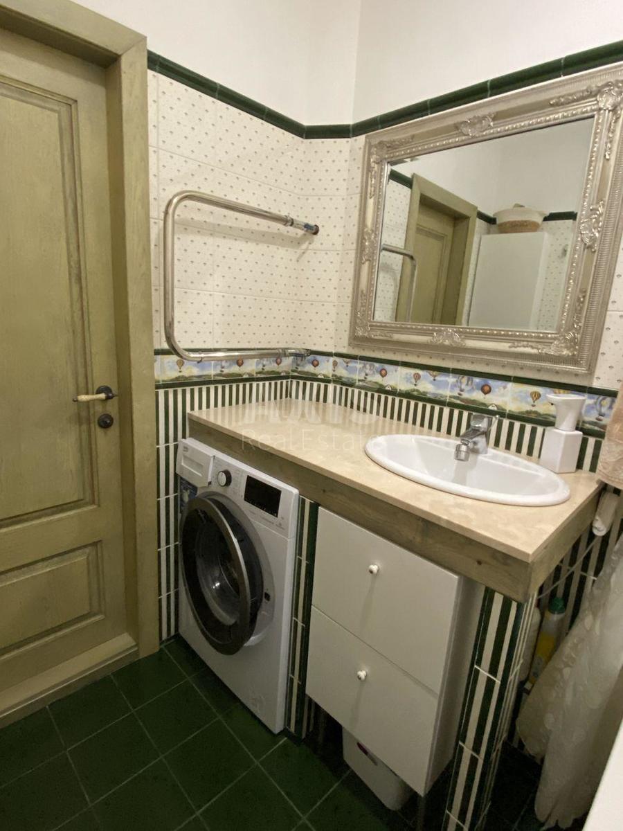2k apartment vul. Lavruhina Mykoly 814