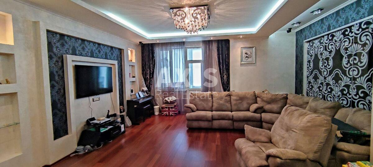 4k apartment vul. Barbjusa Anri 37/12