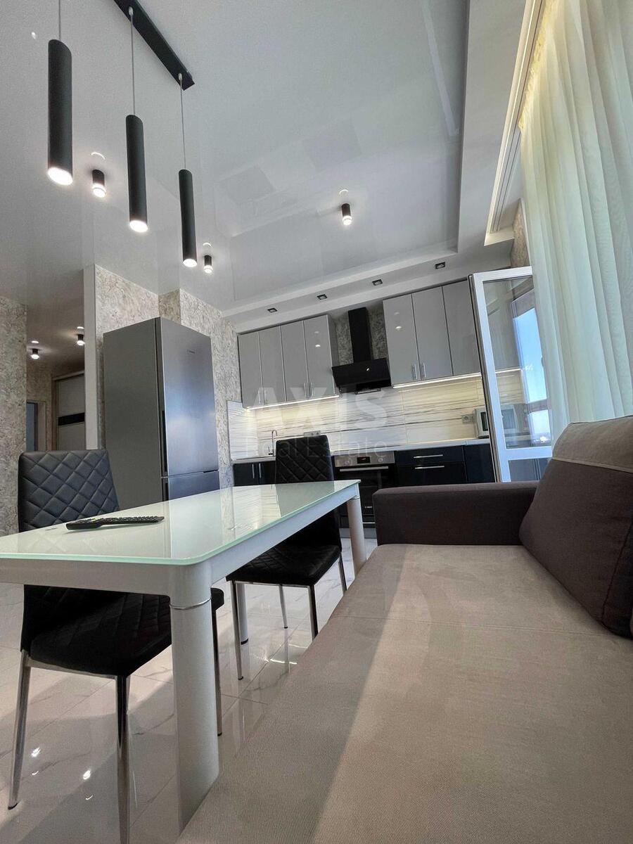 1k apartment vul. Dragomanova 102