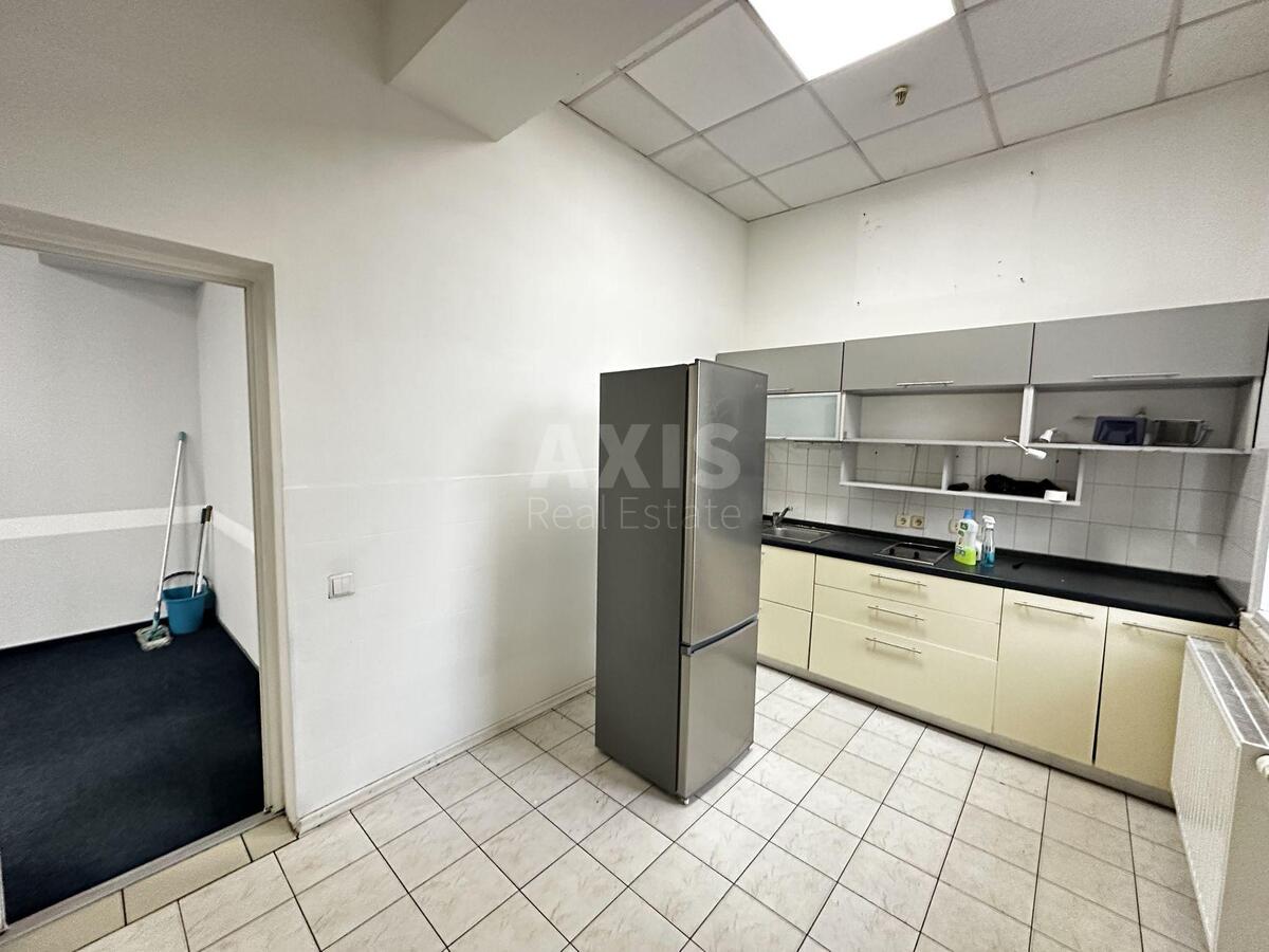 Office prov. Behterevs'kyj 14Е, 600m28