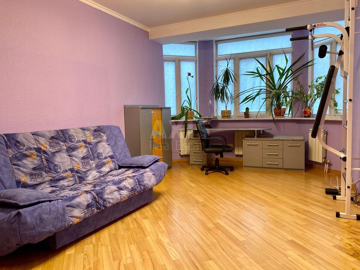 3k apartment vul. Vvedens'ka 29/583