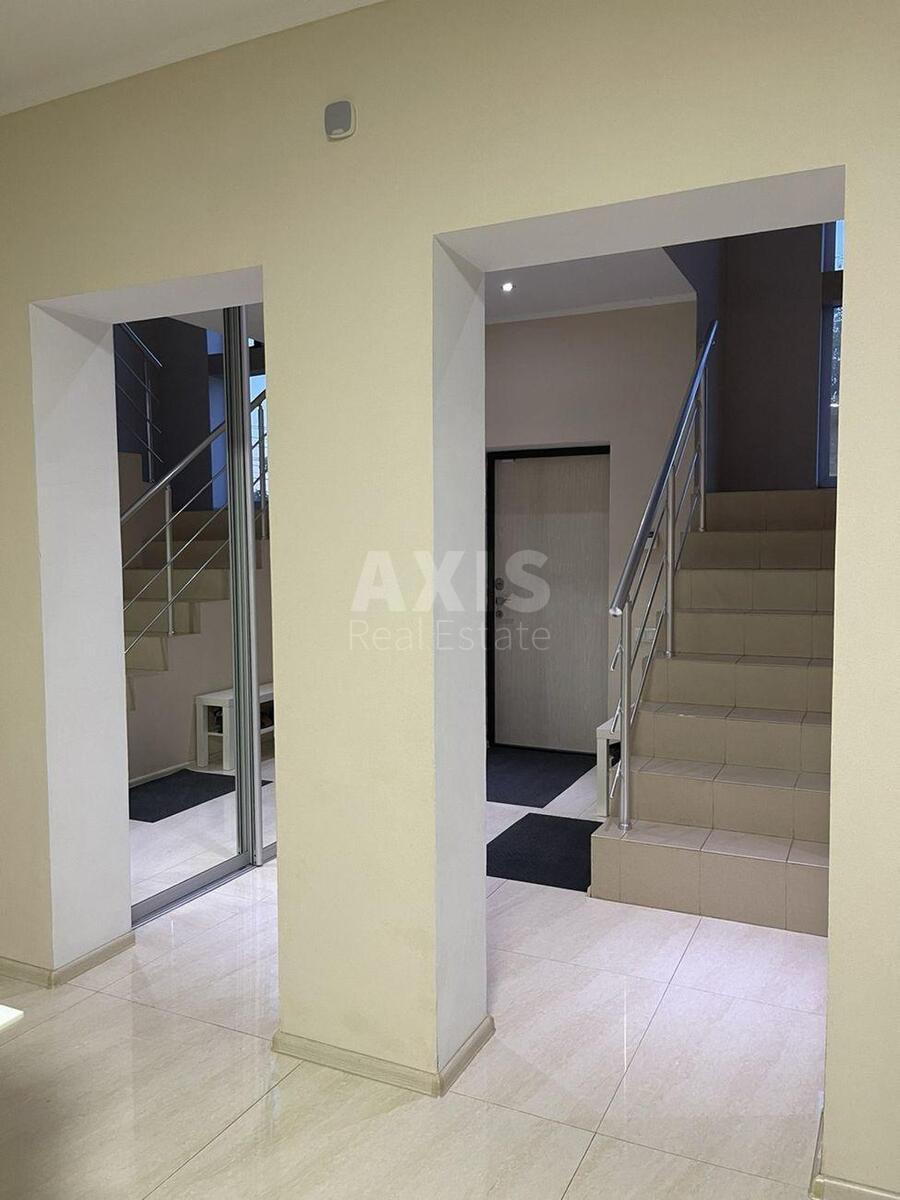 Office vul. Central'na 21, 130m2606996