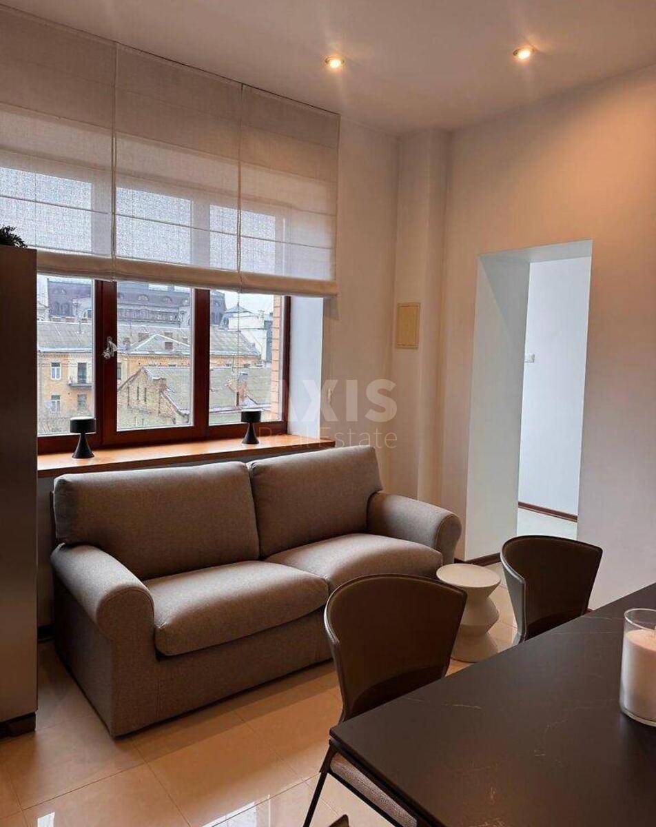 3k apartment vul. Zhyljans'ka 30А609781