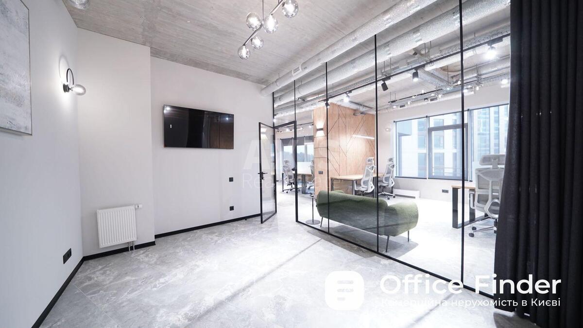 Office vul. Buslivs'ka 12, 120m22