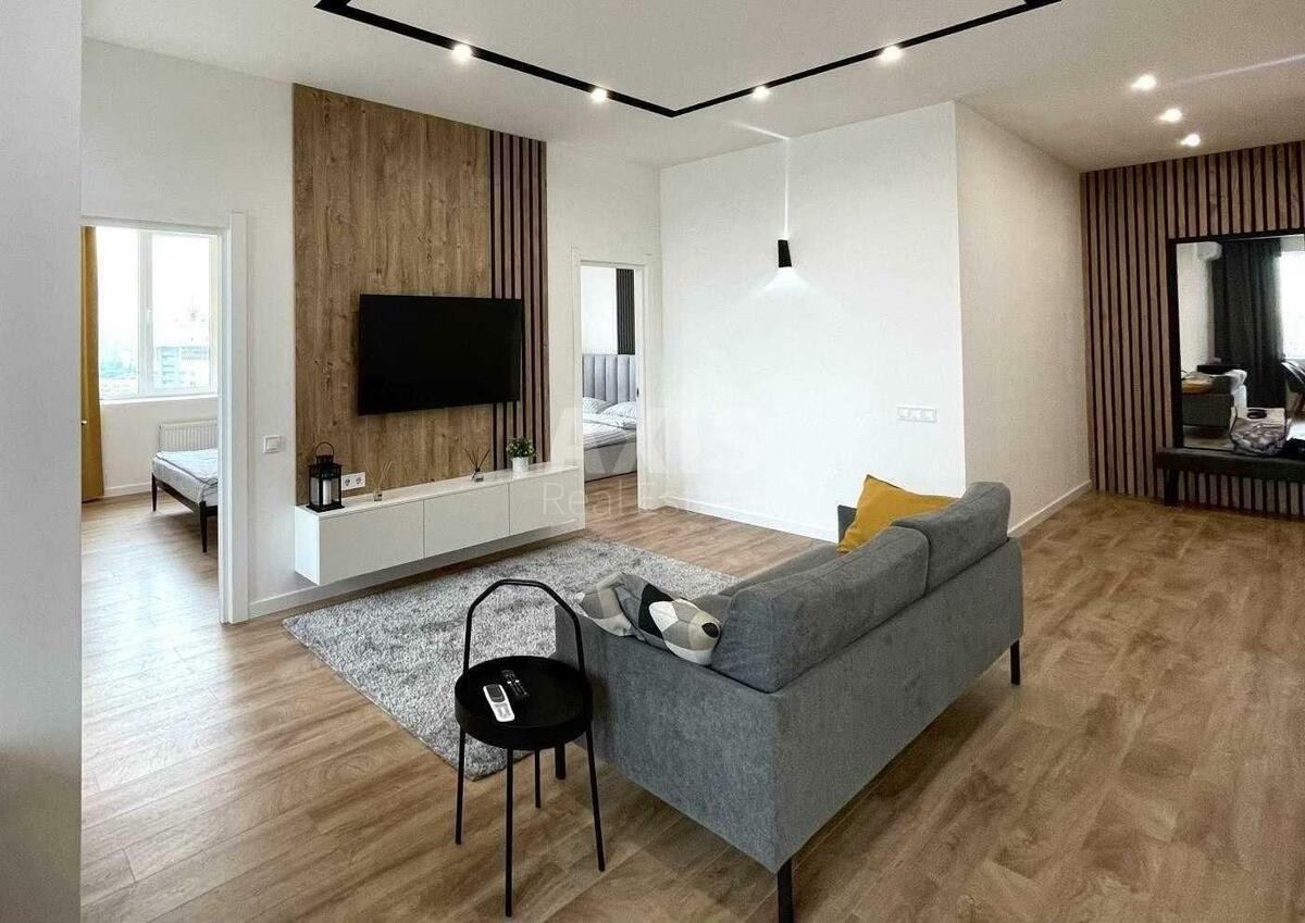 3k apartment vul. Mykil's'ko-Slobids'ka 3А