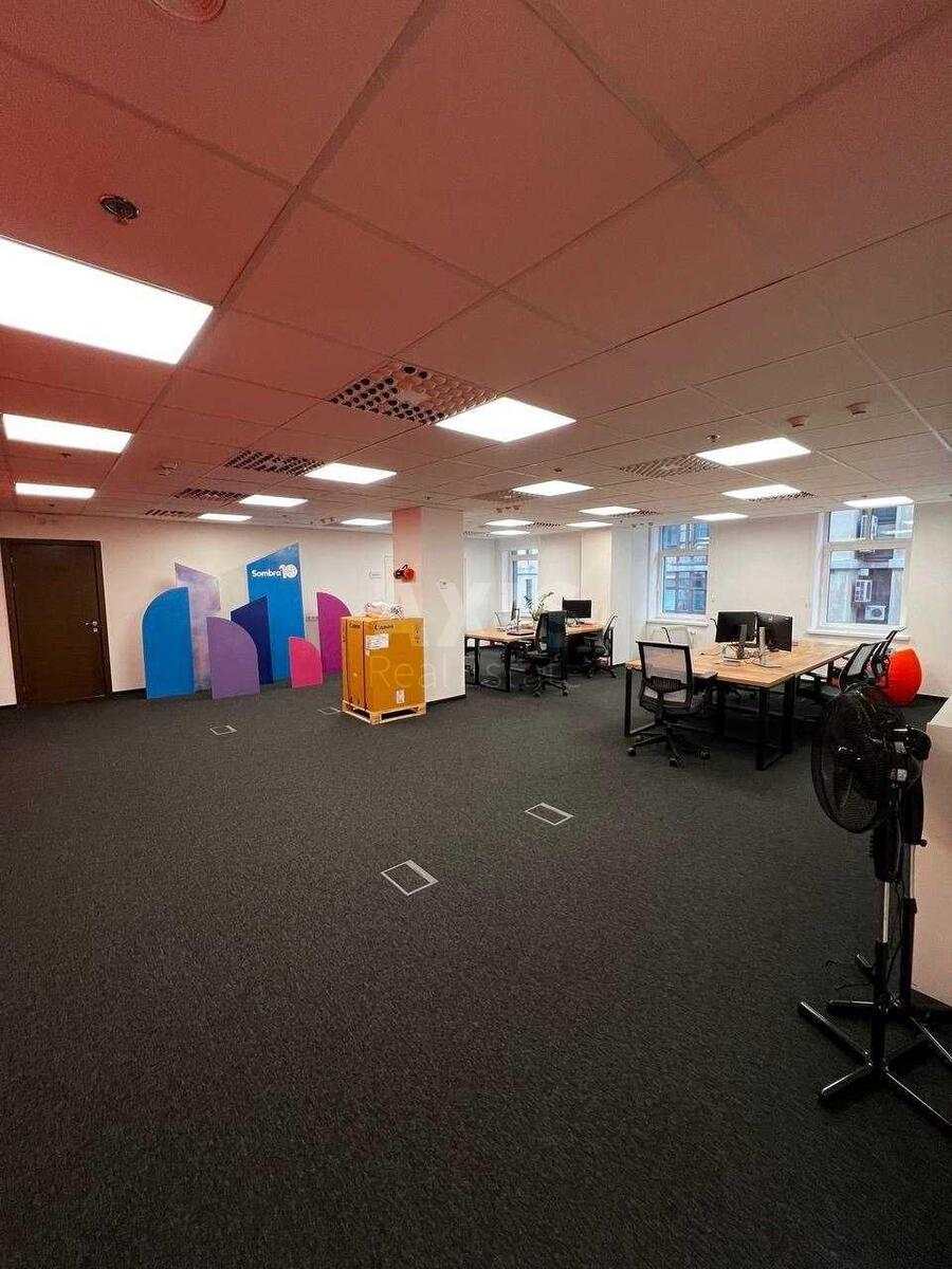 Office vul. Volodymyrs'ka 38, 375m25