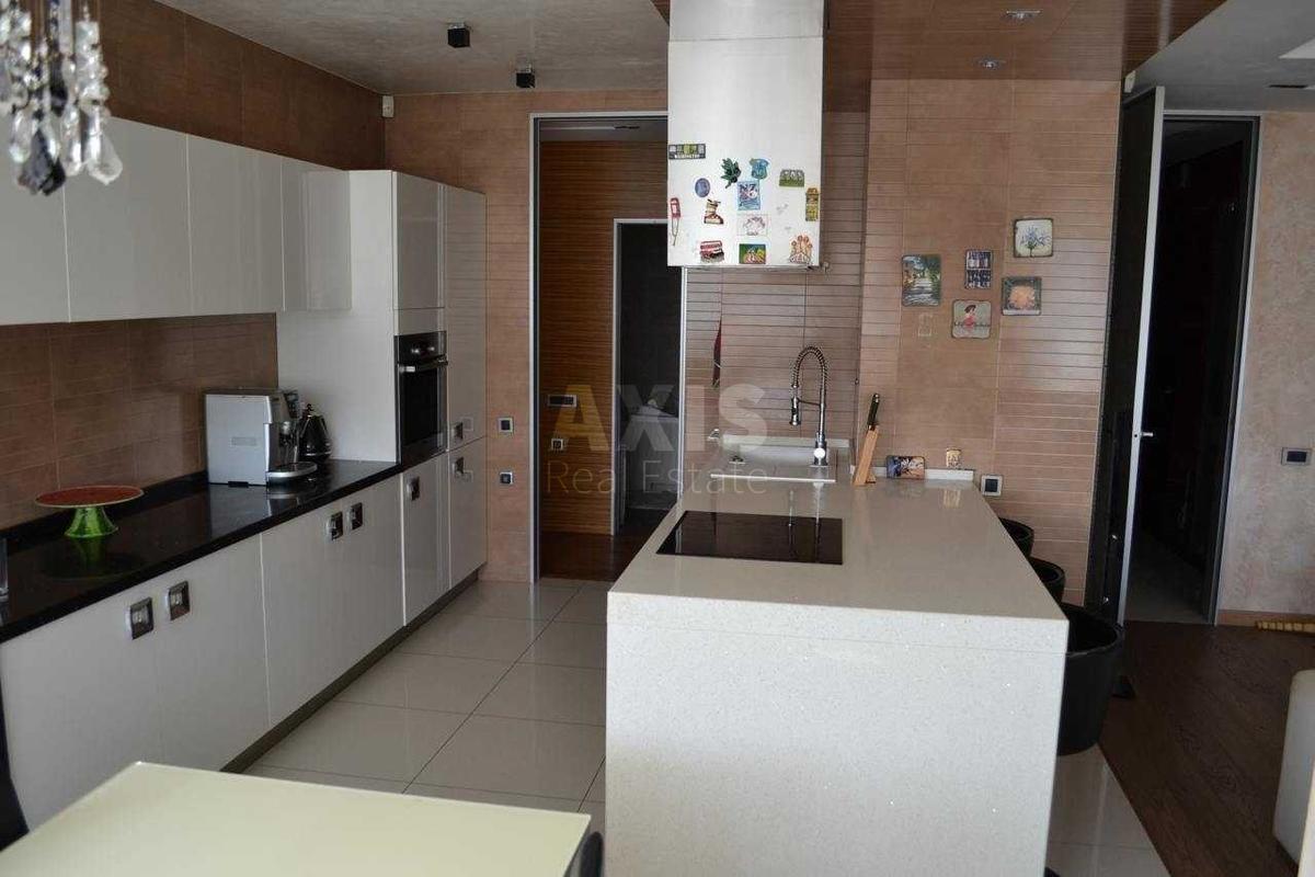 2k apartment vul. Golosii'vs'ka 136