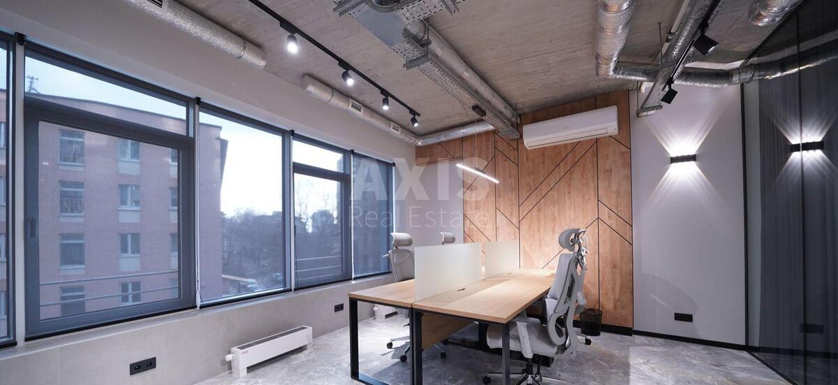 Office vul. Buslivs'ka 12, 120m23