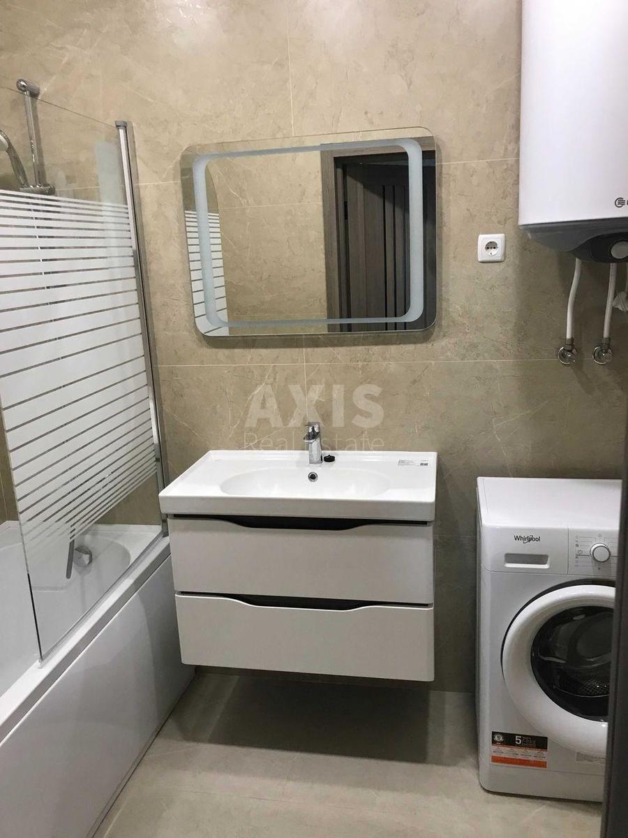 2k apartment vul. Sverstjuka Jevgena 44