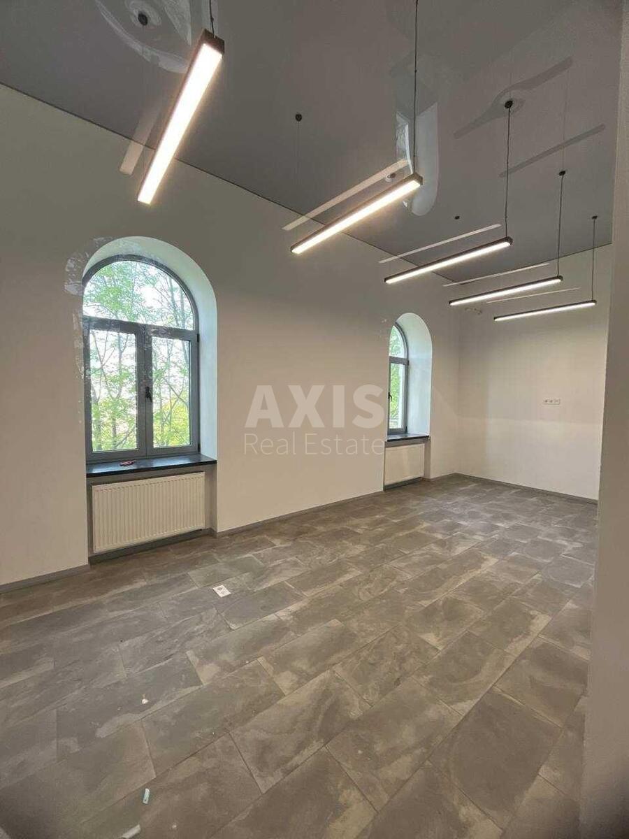 Office vul. Volodymyrs'ka 4, 400m20