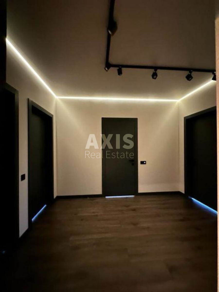 3k apartment vul. Kahovs'ka 62а3