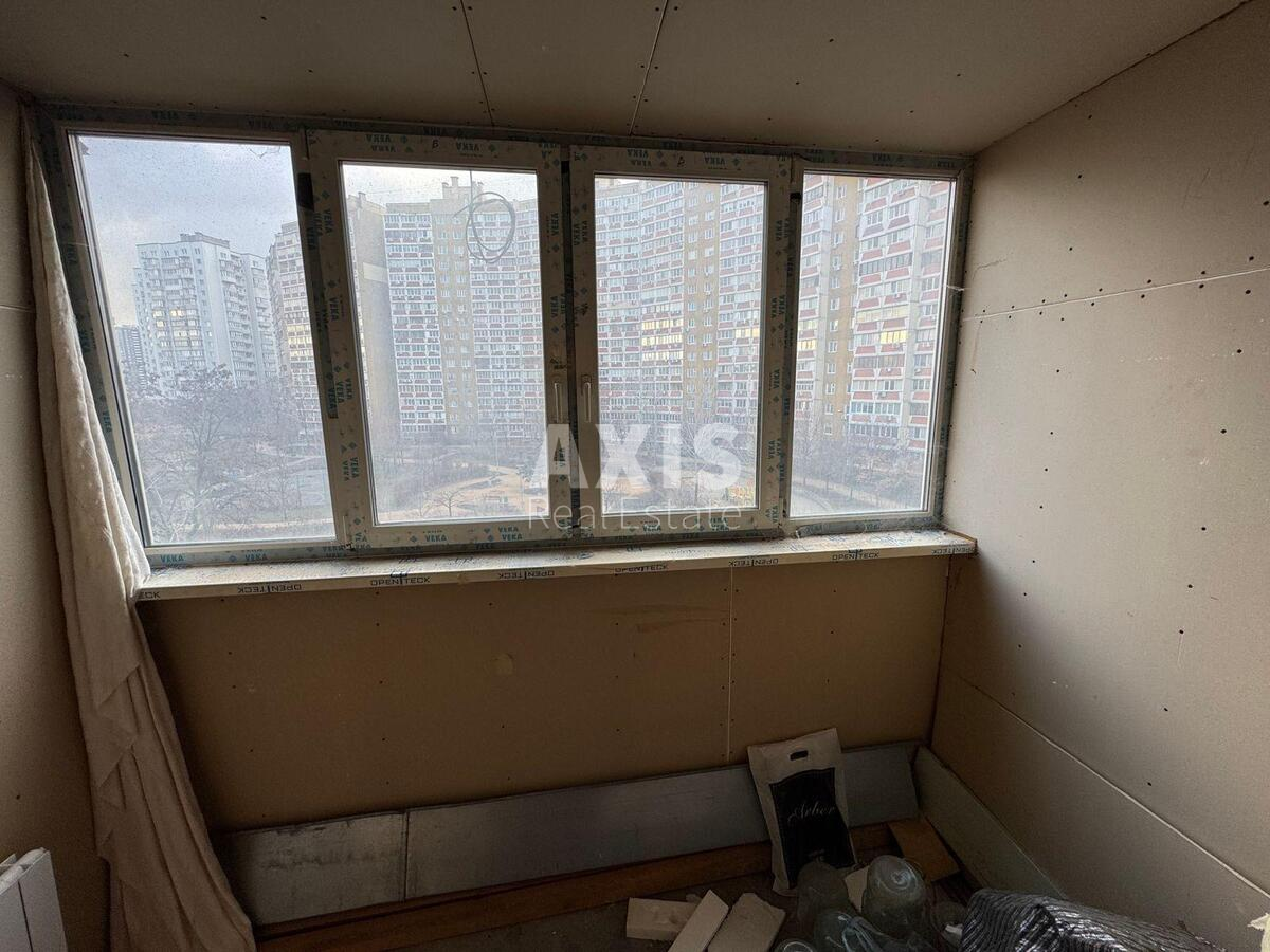 2k apartment vul. Ahmatovoi' Anny 416