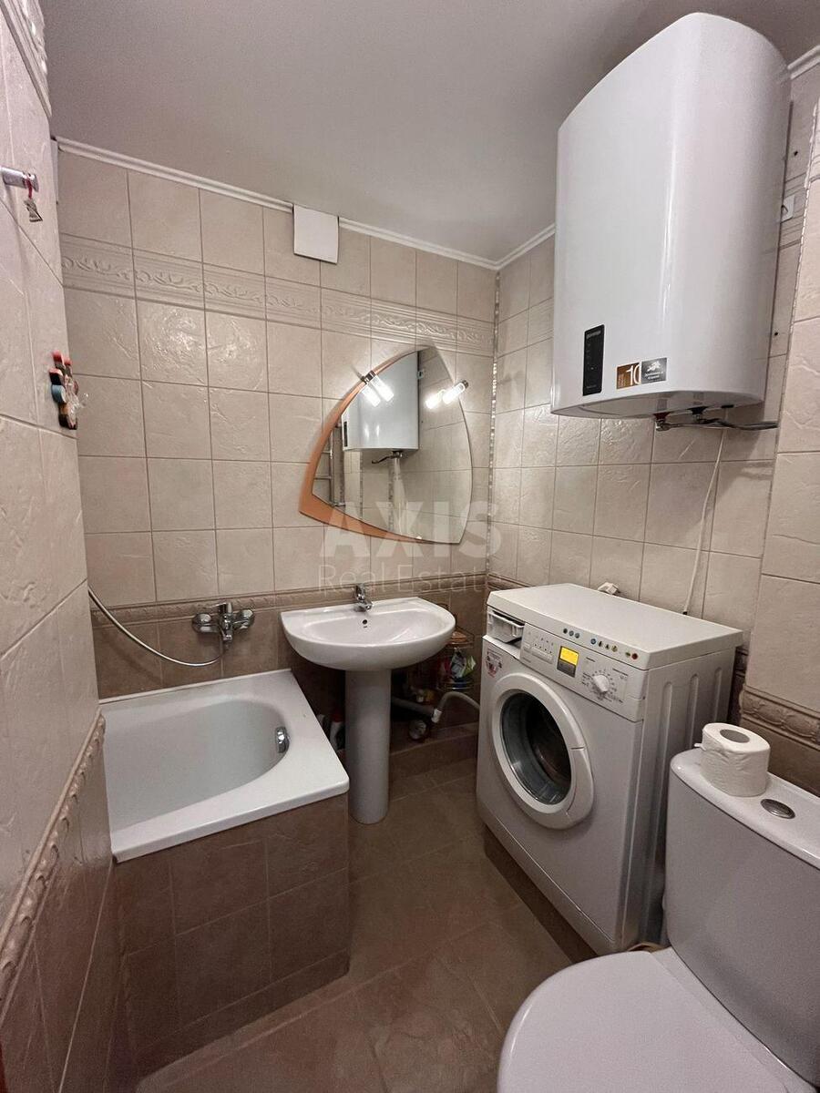 1k apartment vul. Degtjarivs'ka 606