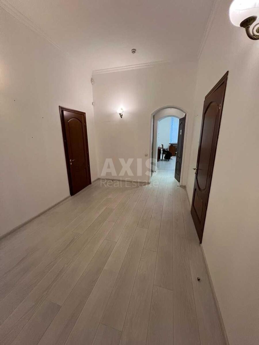 Office vul. Shovkovychna 5, 145m22