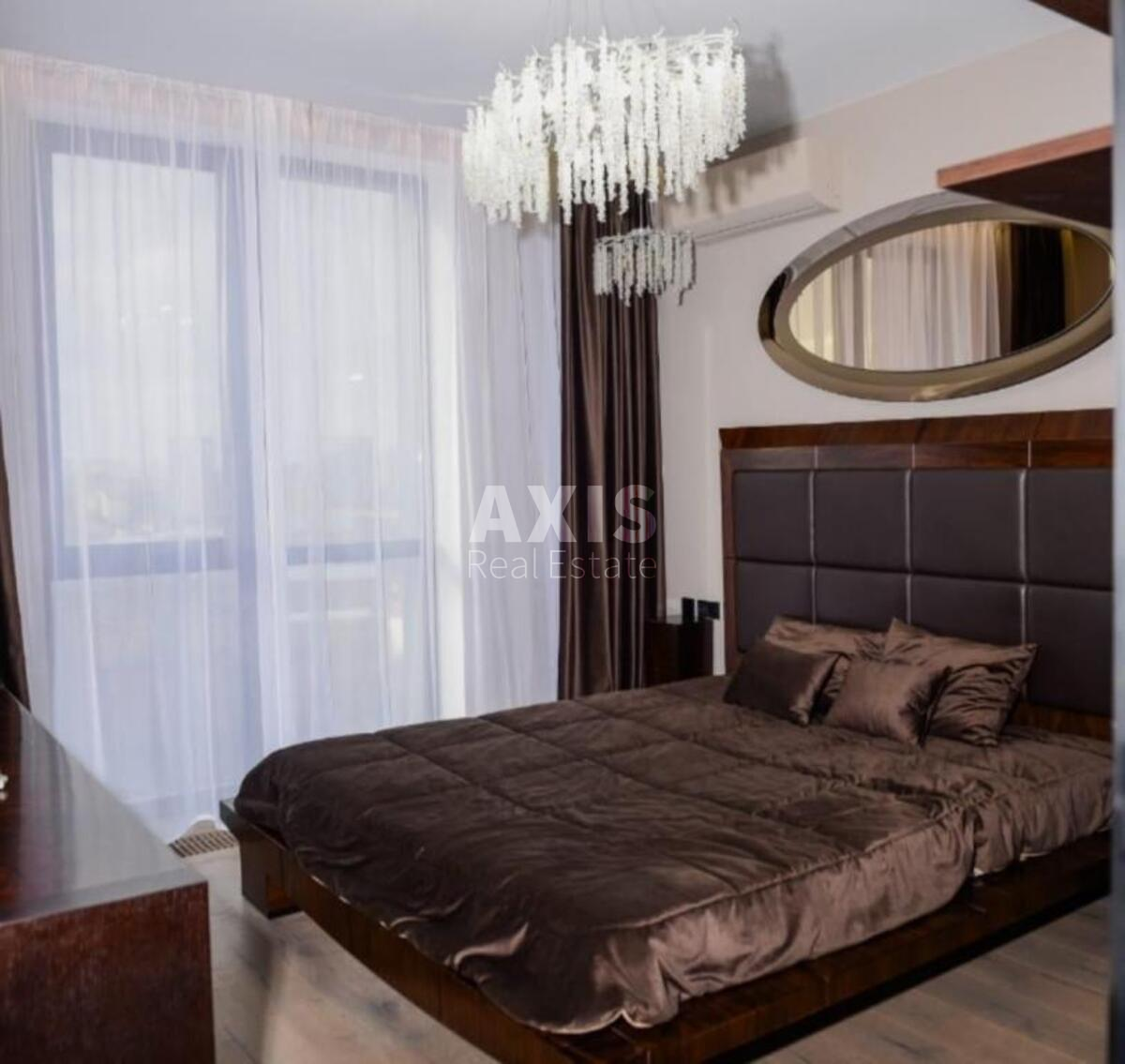 2k apartment vul. Desjatynna 1/3