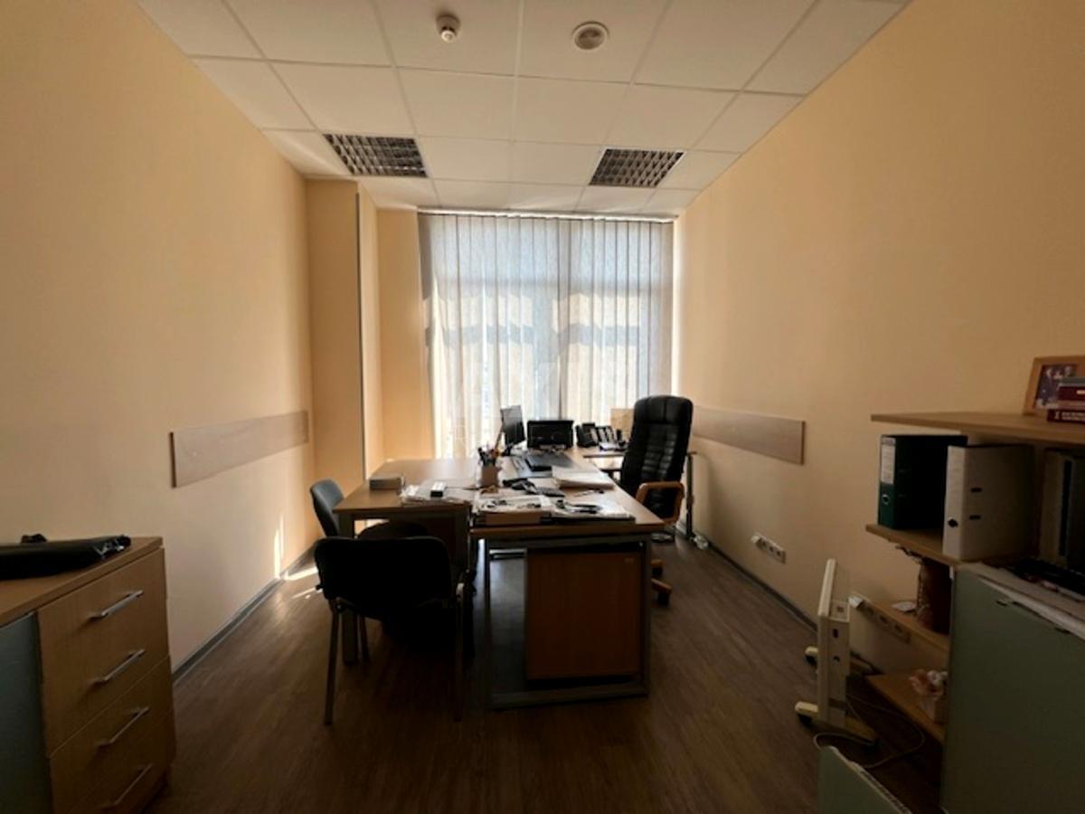 Office vul. Antonovycha 33В, 614m2634142