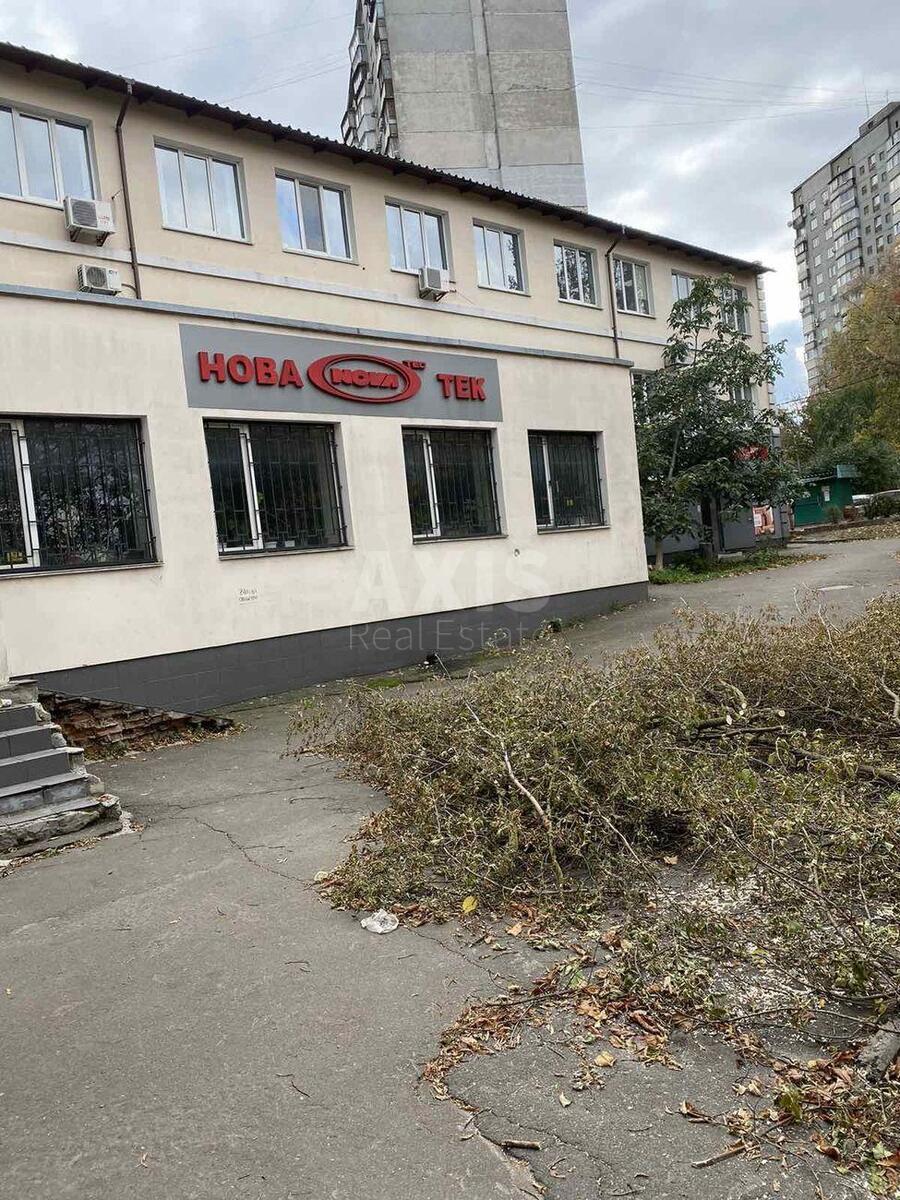 Офіс пр-т Лобановського 119/2, 215м2