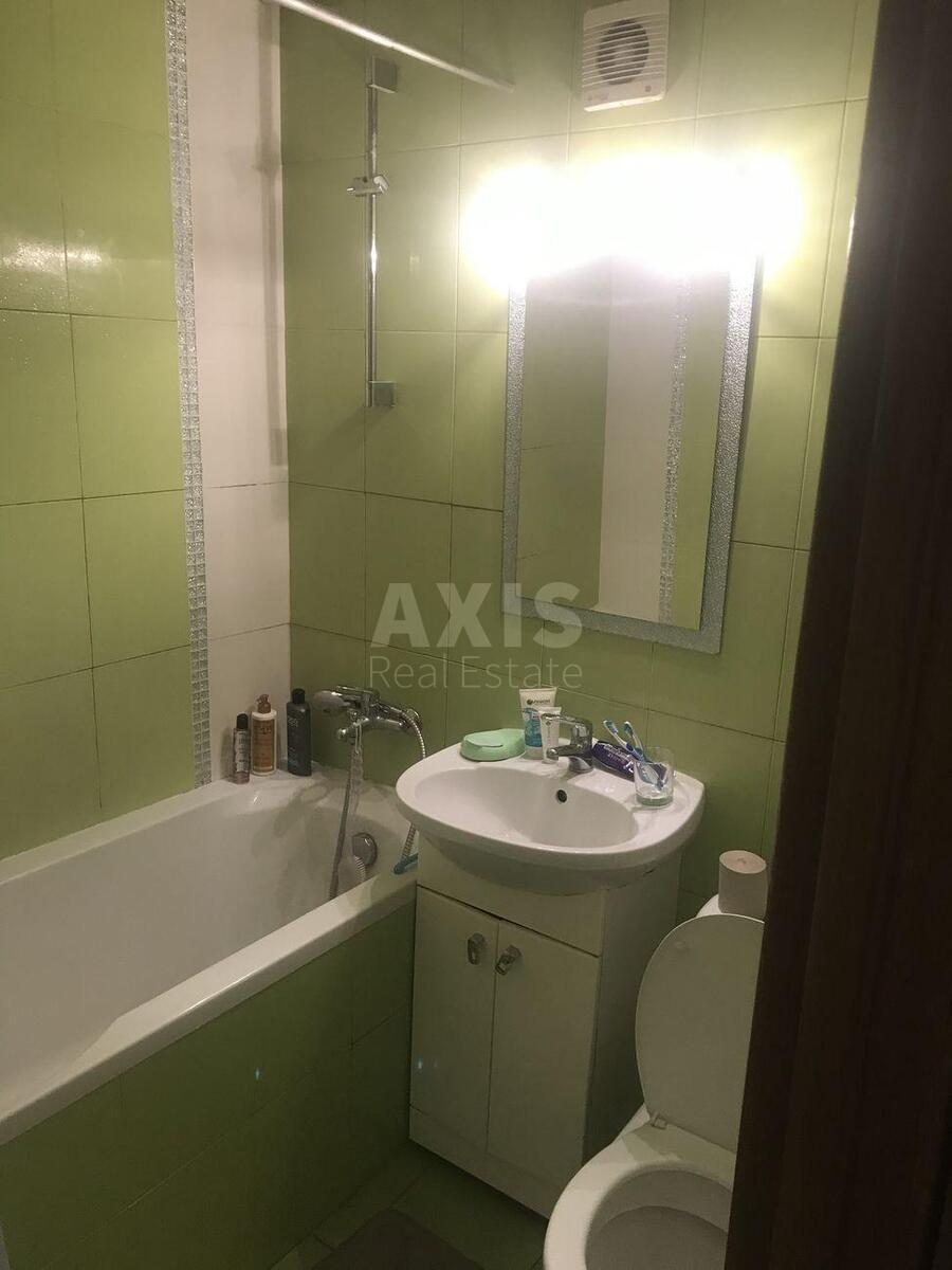 2k apartment vul. Chumaka Vasylja 84
