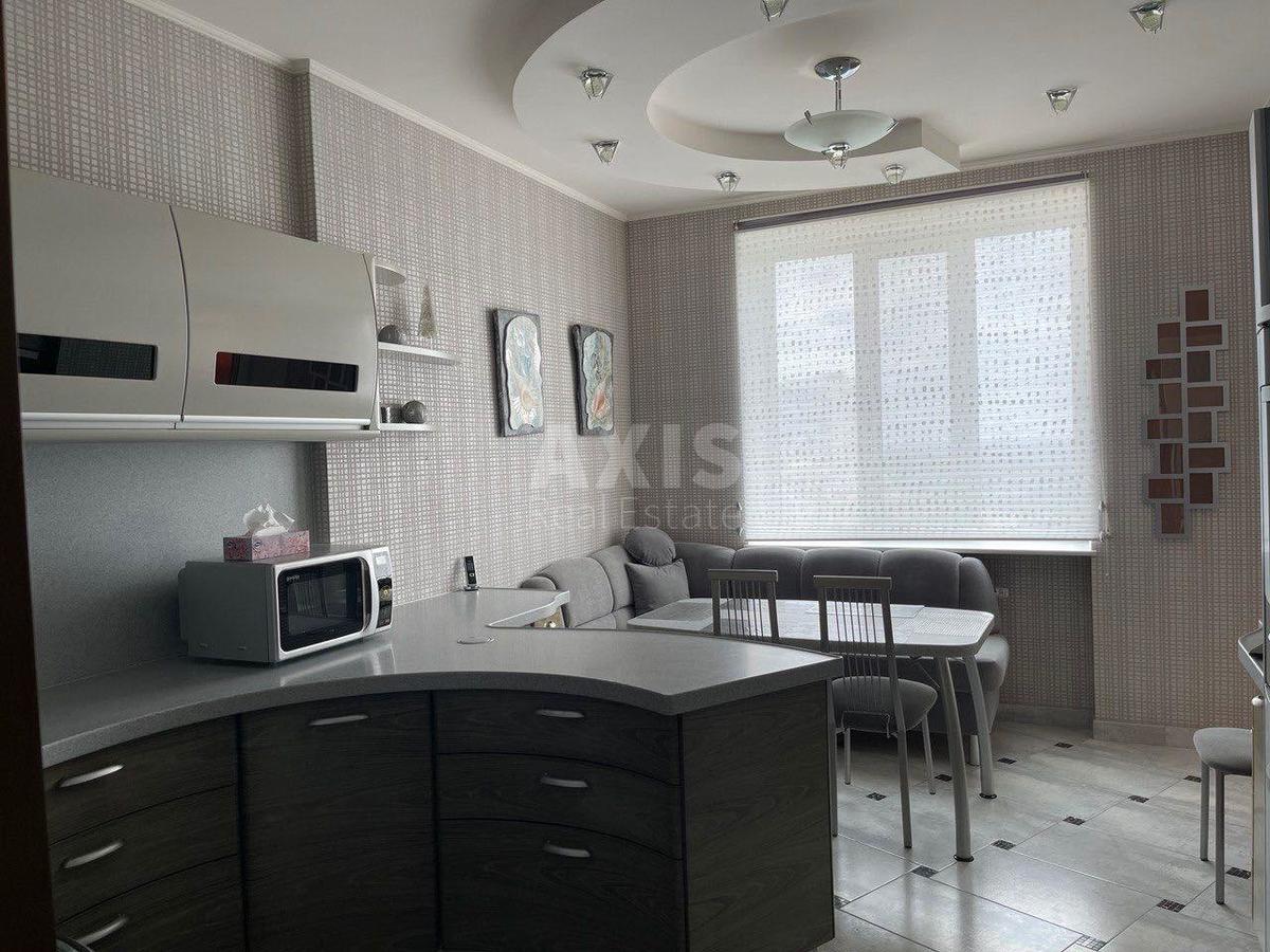 3k apartment vul. Jevgena Konoval'cja 32Г1