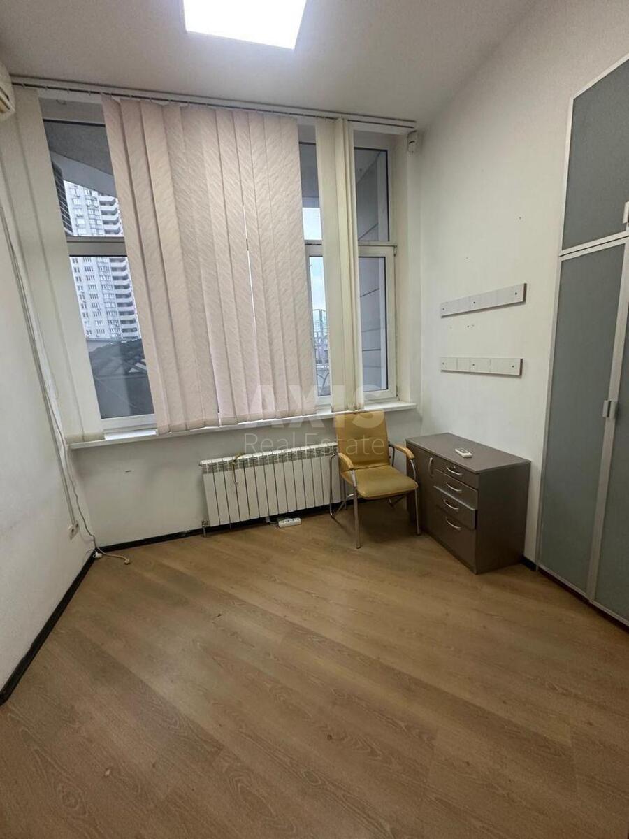 Office vul. Knjazhyj Zaton 21, 65m23