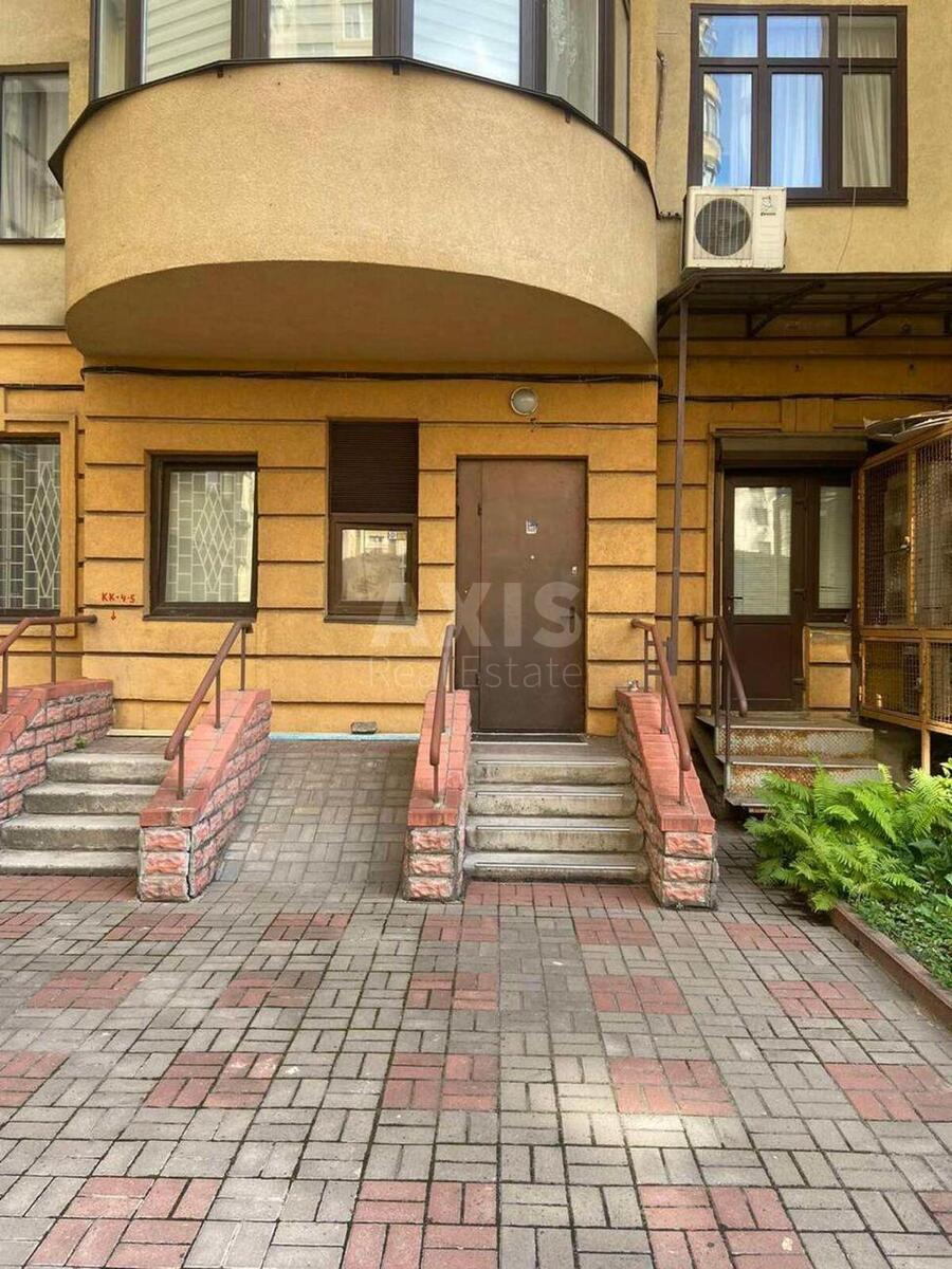 Объект торговли ул. Дмитриевская 69, 350м25
