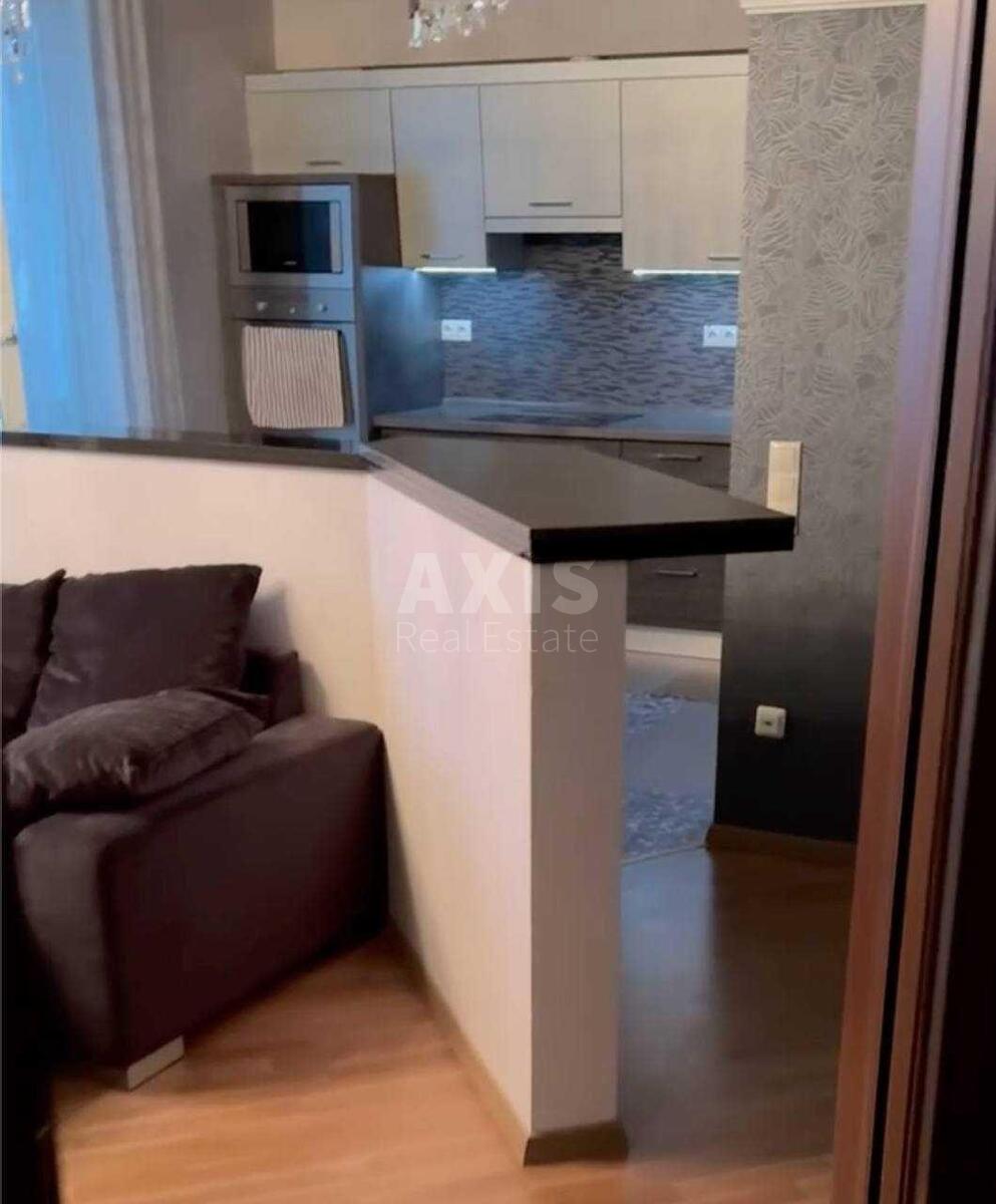 3k apartment pr-t Komarova Kosmonavta 260
