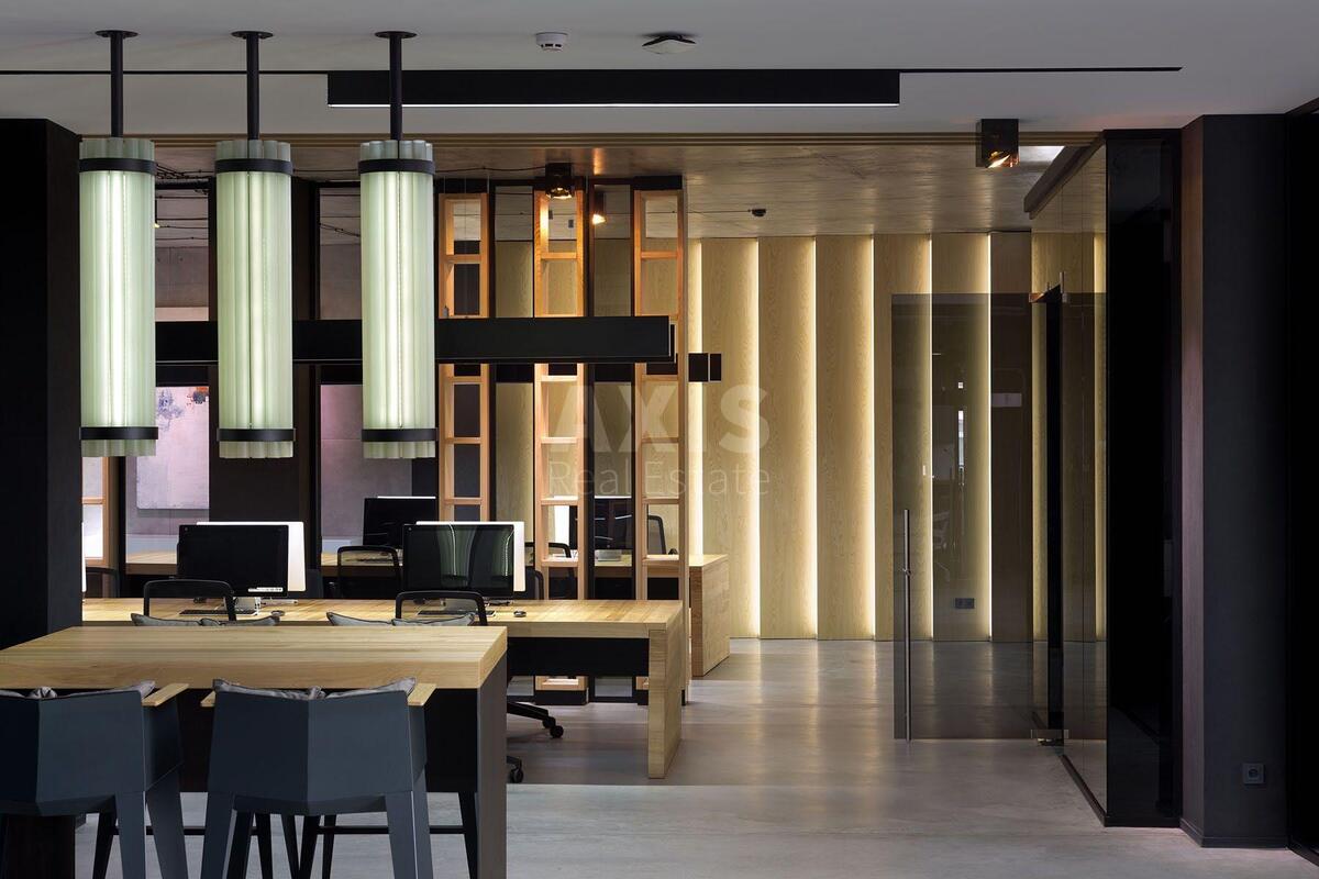 Office vul. Jevgena Konoval'cja 36, 440m26