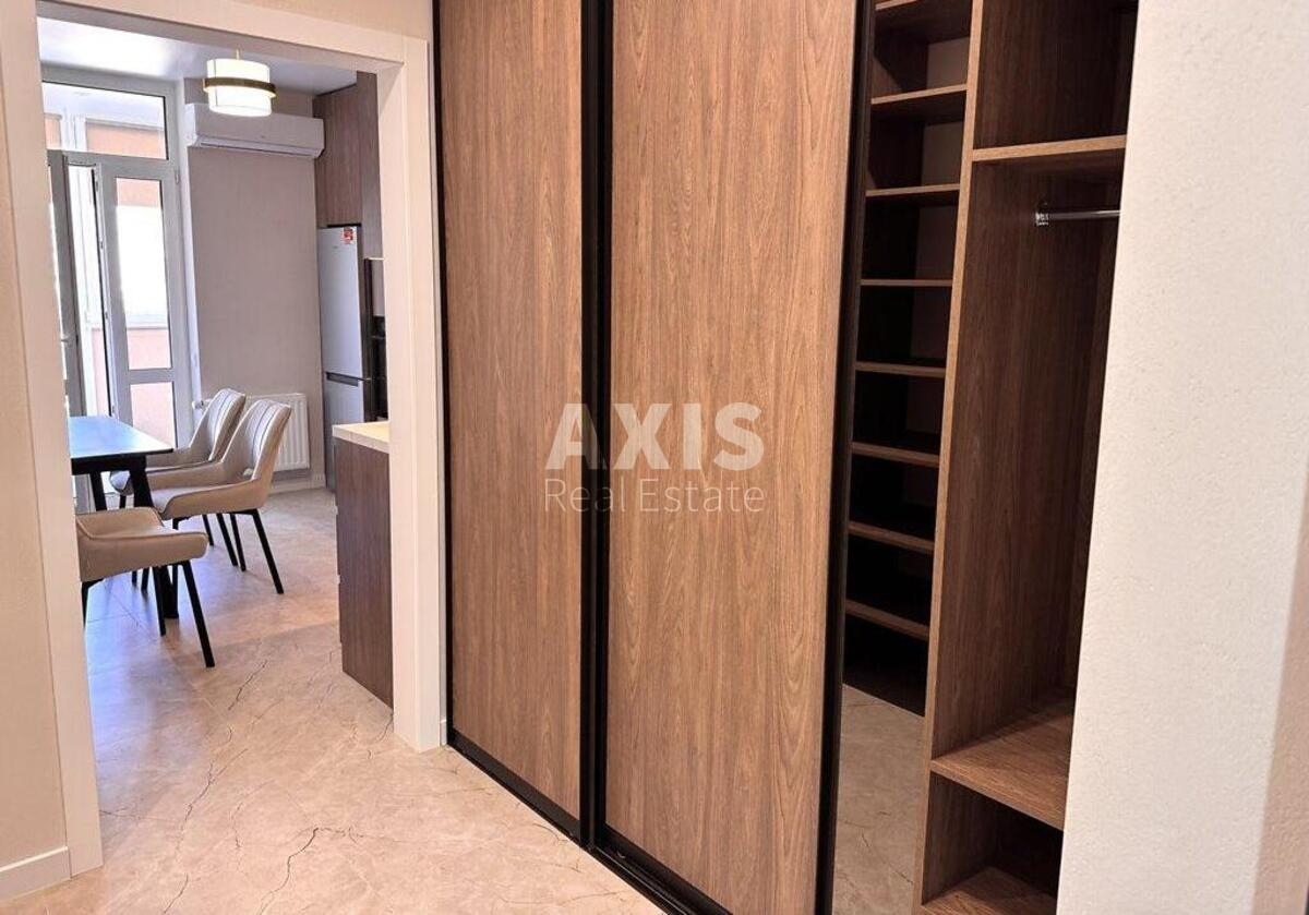 1k apartment vul. Kravchenka Mykoly 241