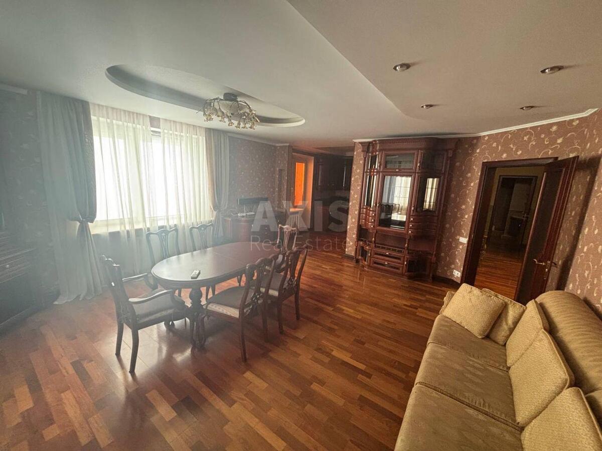 4k apartment vul. Knjazhyj Zaton 2/301