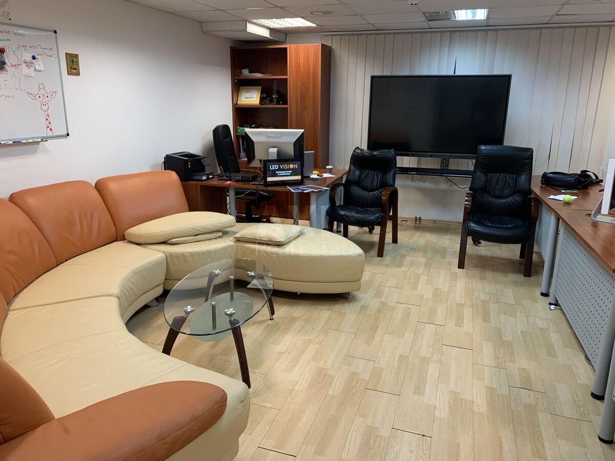 Office vul. Obolons'ka naberezhna 11, 85m256311
