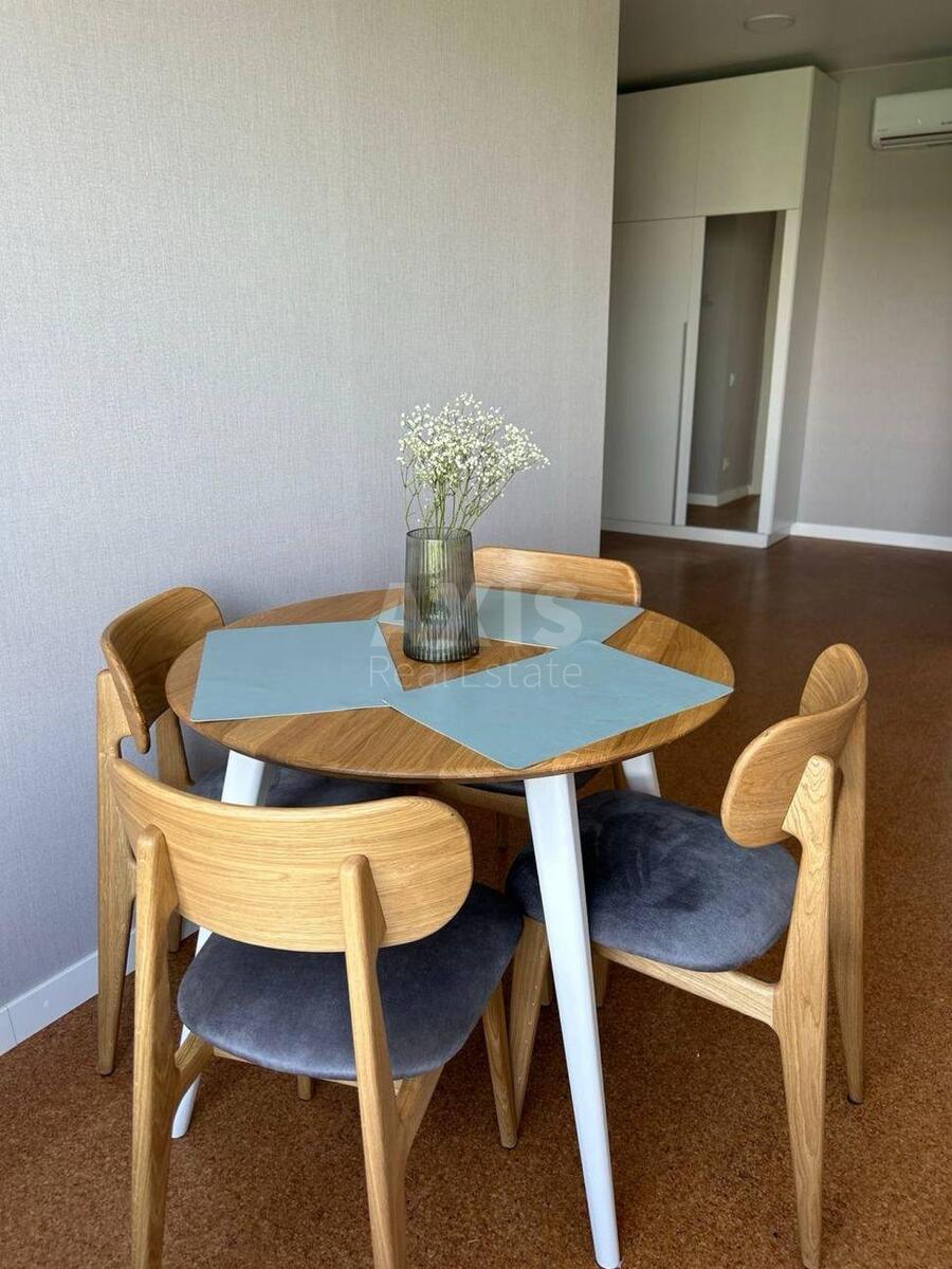 1k apartment nab. Dniprovs'ka 15Ж567111