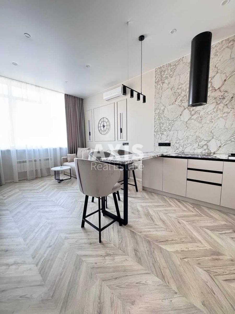 1k apartment vul. Dragomyrova Myhajla 2Б1