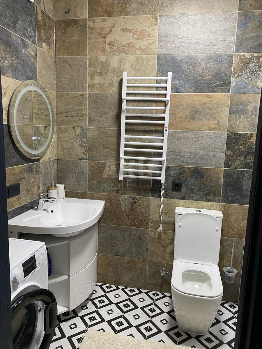 2k apartment vul. Revuc'kogo 404