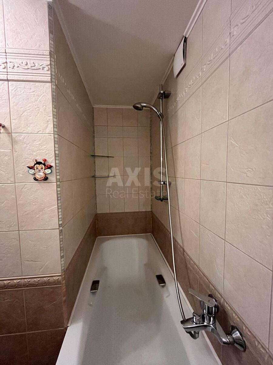 1k apartment vul. Degtjarivs'ka 607