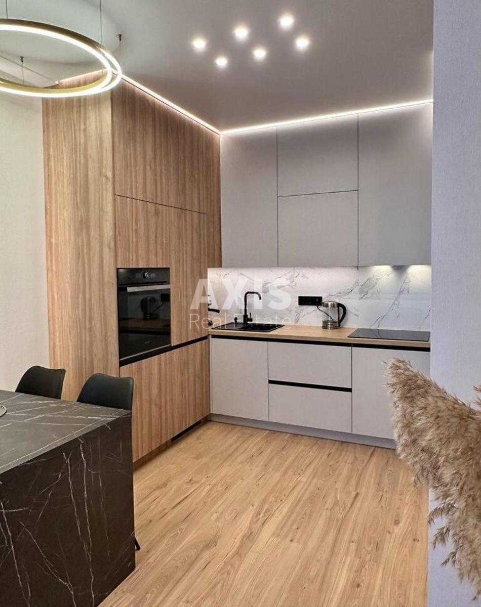 2k apartment vul. Myhajla Maksymovycha 24