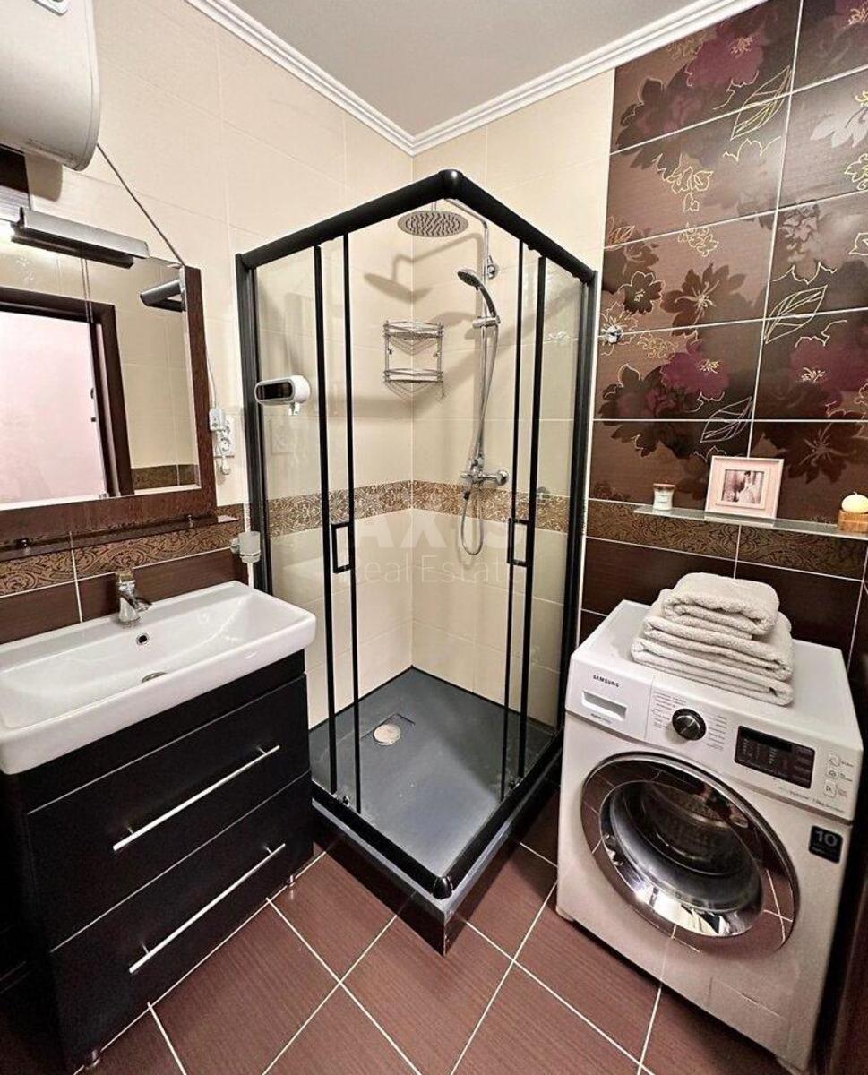 1k apartment pr-t Lobanovs'kogo 1506