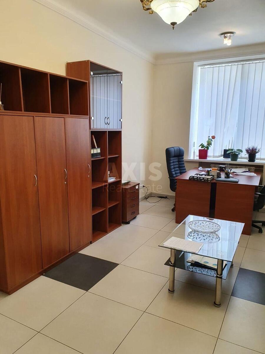 Офіс вул. Шовковична 13/2, 80м2