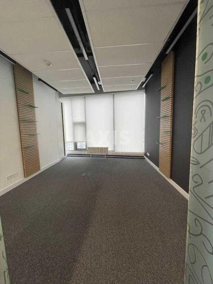 Office pl. Sportyvna 1А, 446m26