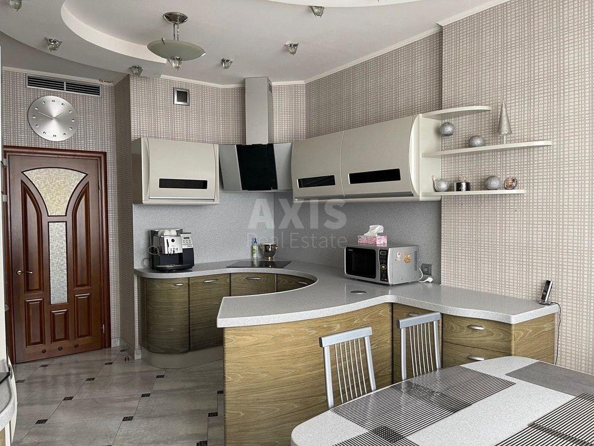 3k apartment vul. Jevgena Konoval'cja 32Г2