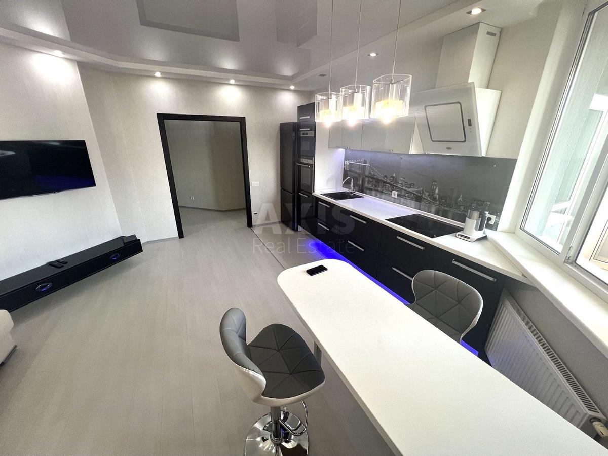 1k apartment vul. Vil'jamsa Akademika 5А